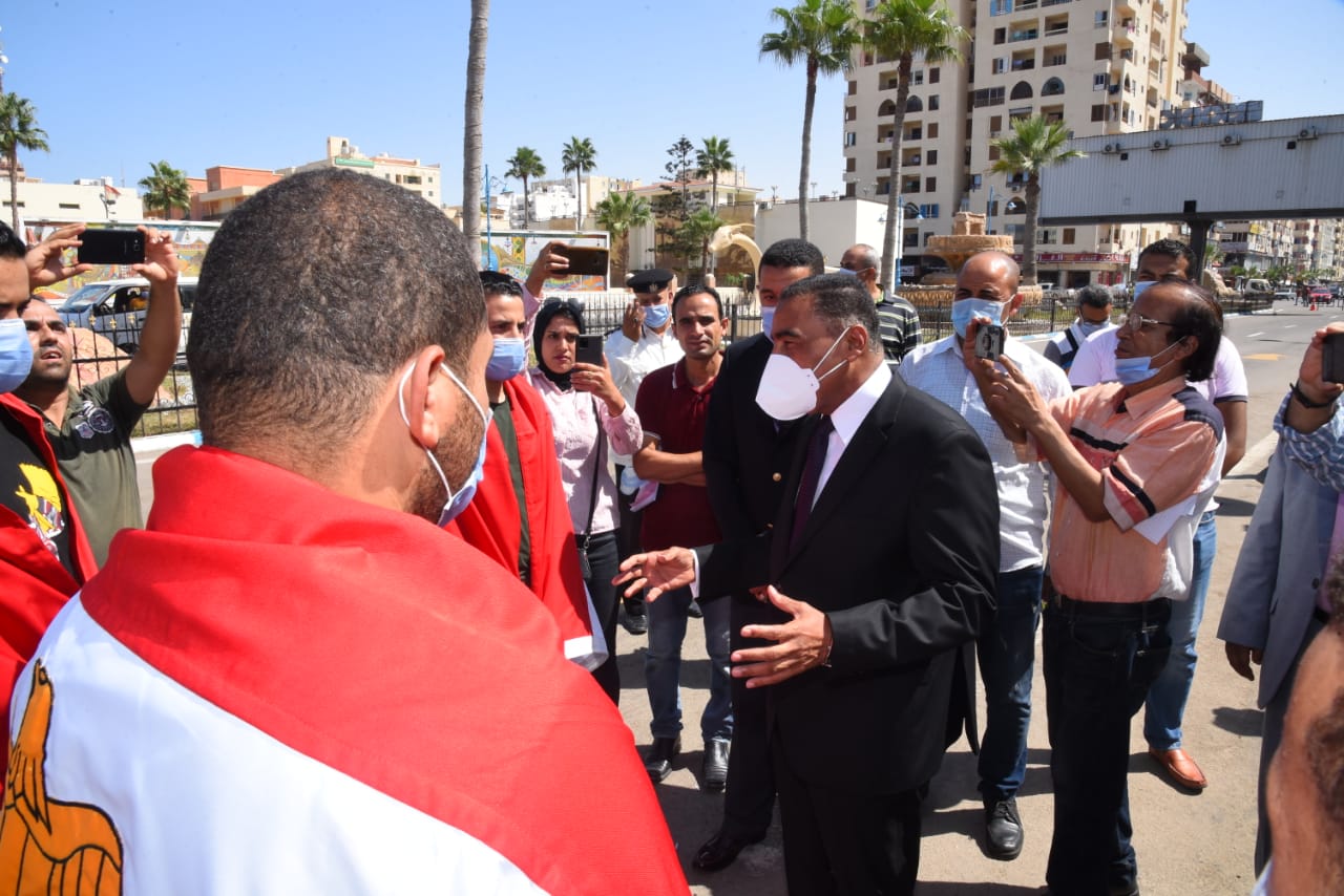 6 Egyptians kidnapped by human trafficking elements in Libya return home - Press Photo