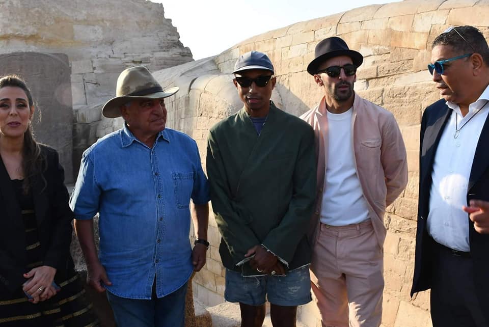 Hawass with the international stars - ET