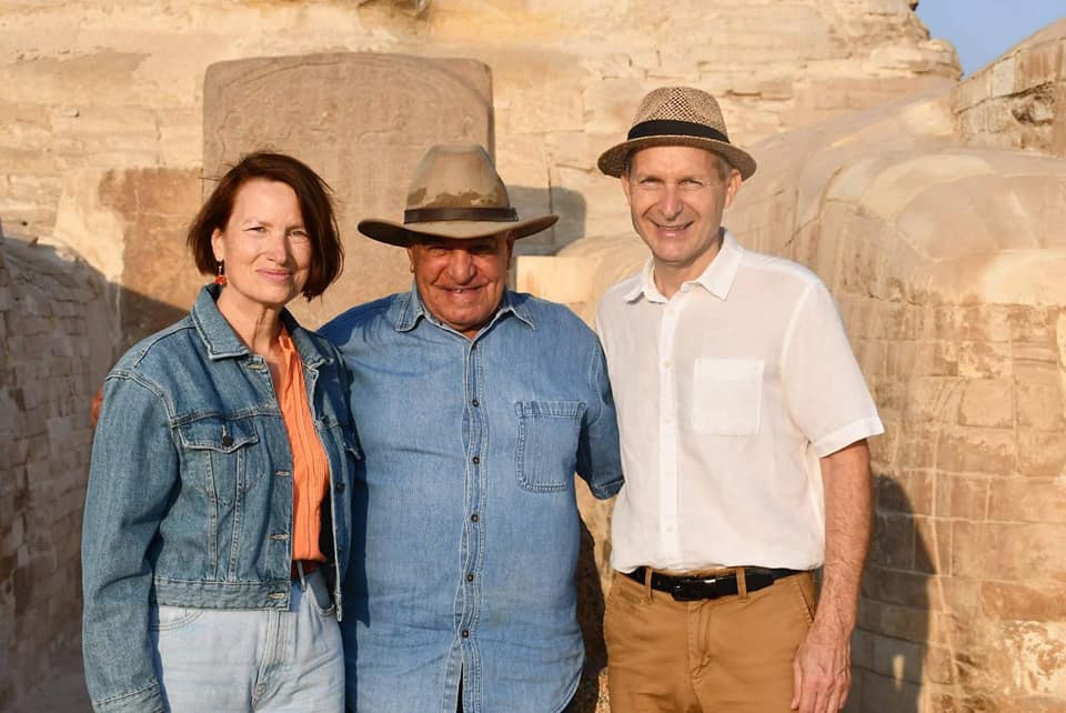Hawass with the international stars - ET