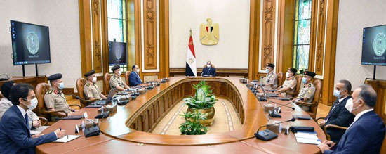 45294-الرئيس-السيسى-يتابع-موقف-مشروعات-الهيئة-الهندسية--(4)