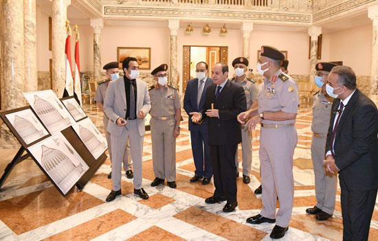 64656-الرئيس-السيسى-يتابع-موقف-مشروعات-الهيئة-الهندسية--(3)