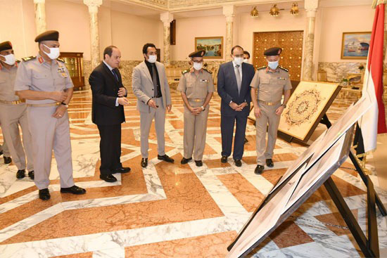 69330-الرئيس-السيسى-يتابع-موقف-مشروعات-الهيئة-الهندسية--(7)