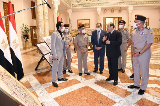 71110-الرئيس-السيسى-يتابع-موقف-مشروعات-الهيئة-الهندسية--(5)