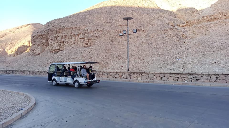 Operation of new electric cars to transport visitors on Luxor’s West Bank launches - Min. of Tourism & Antiquities
