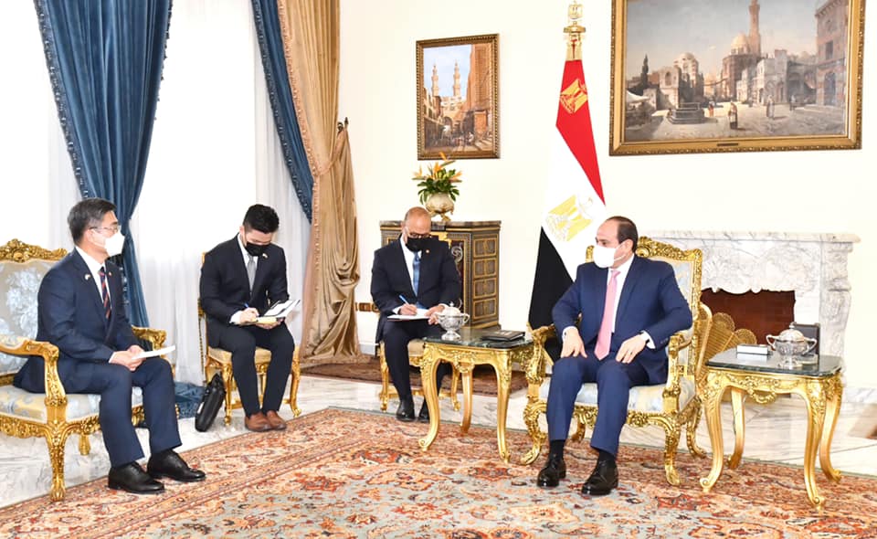 R Sisi defense