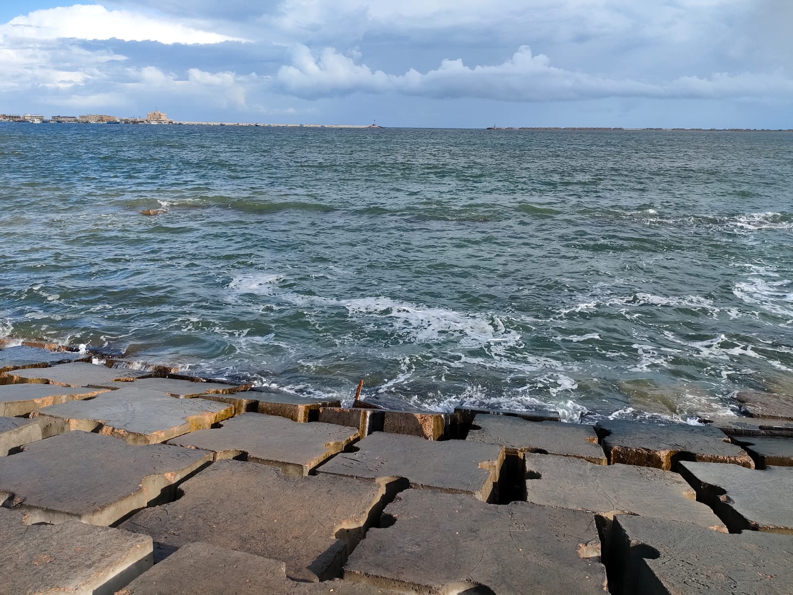 366176-أمطار-متوسطة-علي-الإسكندرية