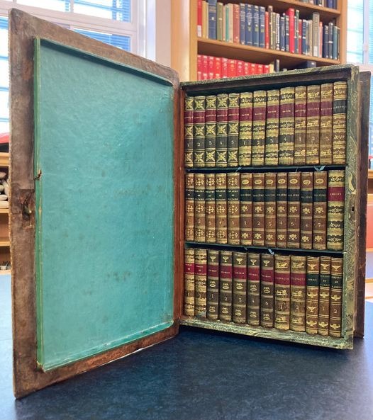 The 17th century mobile library - social media