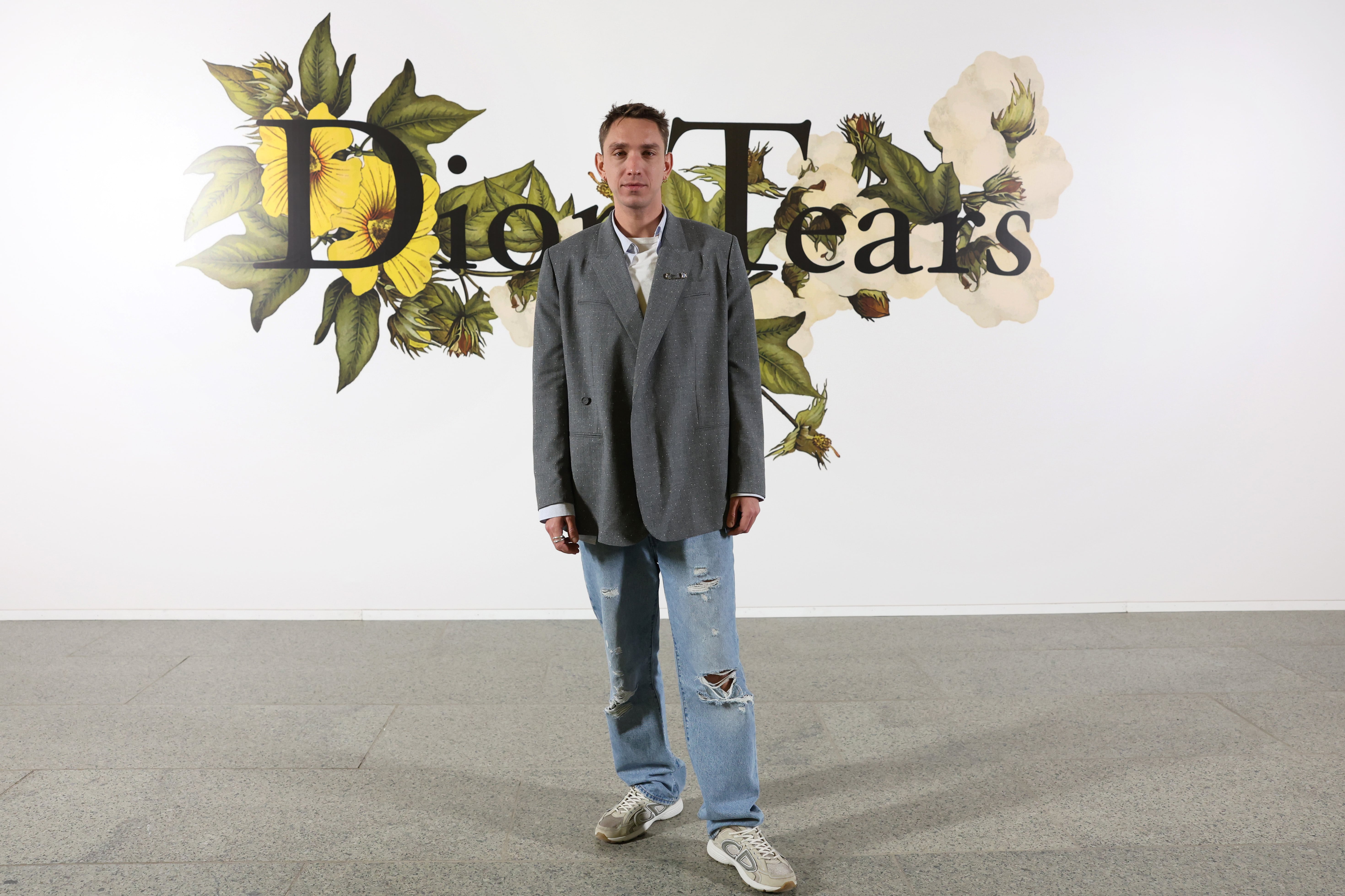 OLIVER SIM Dior Tears-min