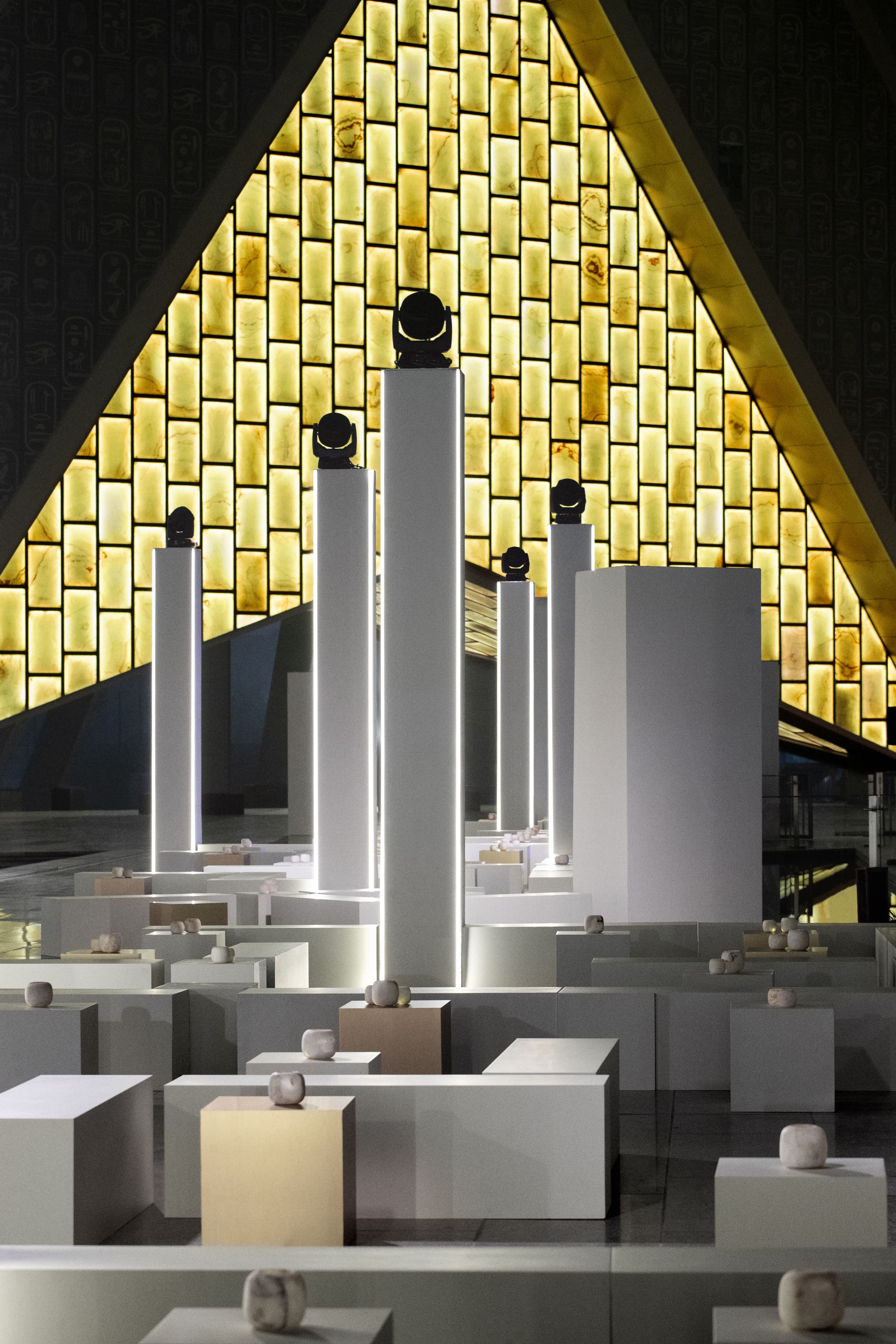 DIOR MEN - FALL 2023 - DIOR TEARS CAPSULE - Scenography © Alessandro Garofalo & Grand Egyptian Museum4-min