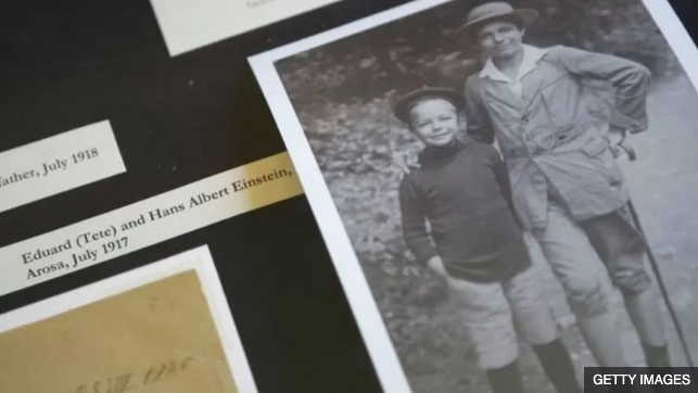 Edward (left) and Hans Albert (right) in their childhood