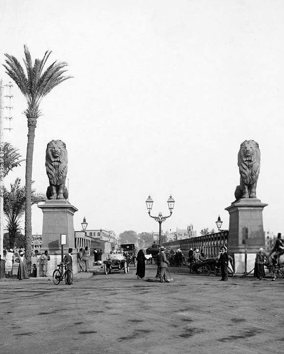 Qasr al-Nil bridge in its early stages - social media