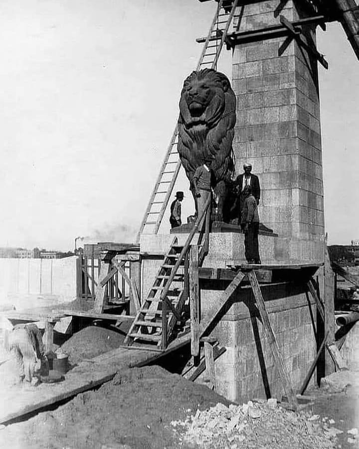 Qasr al-Nil bridge in its early stages - social media