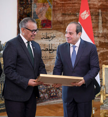 35717-استقبل-الرئيس-عبد-الفتاح-السيسي،-اليوم،-تيدروس-أدهانوم-مدير-عام-منظمة-الصحة-العالمية-(3)