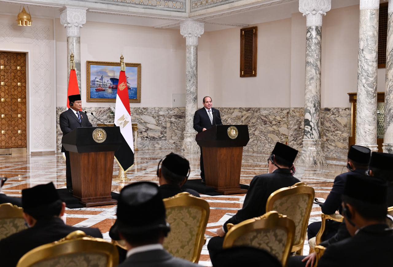 Egypt and Indonesia presidents speak during a press conference in Cairo Egypt and Indonesia presidents speak during a press conference in Cairo