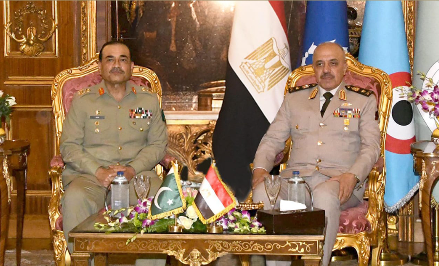 Egyptian and Pakistani army chiefs