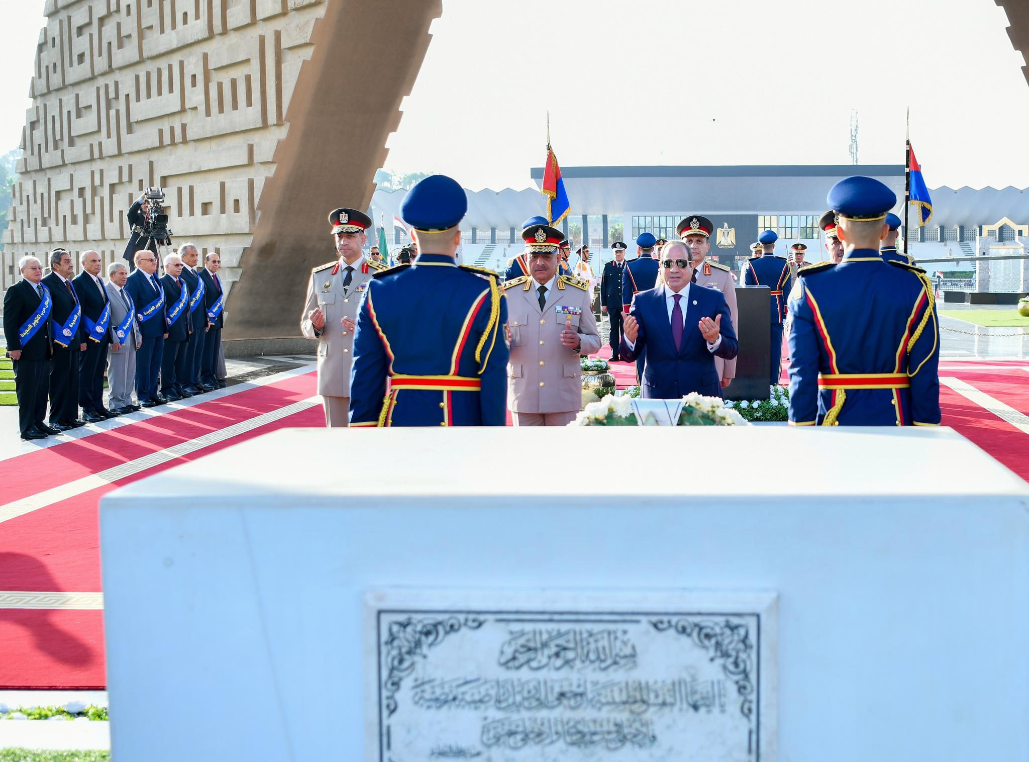 Sisi lays wreaths at the Unknown Soldier memorial and the tombs of late Presidents Sadat and Nasser
