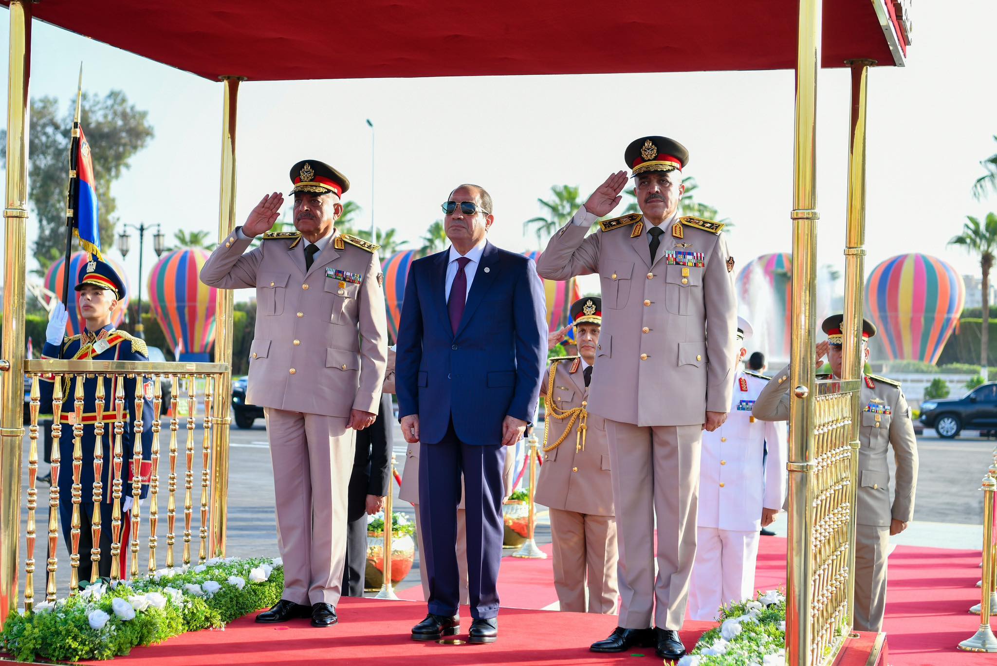 Sisi lays wreaths at the Unknown Soldier memorial and the tombs of late Presidents Sadat and Nasser 2
