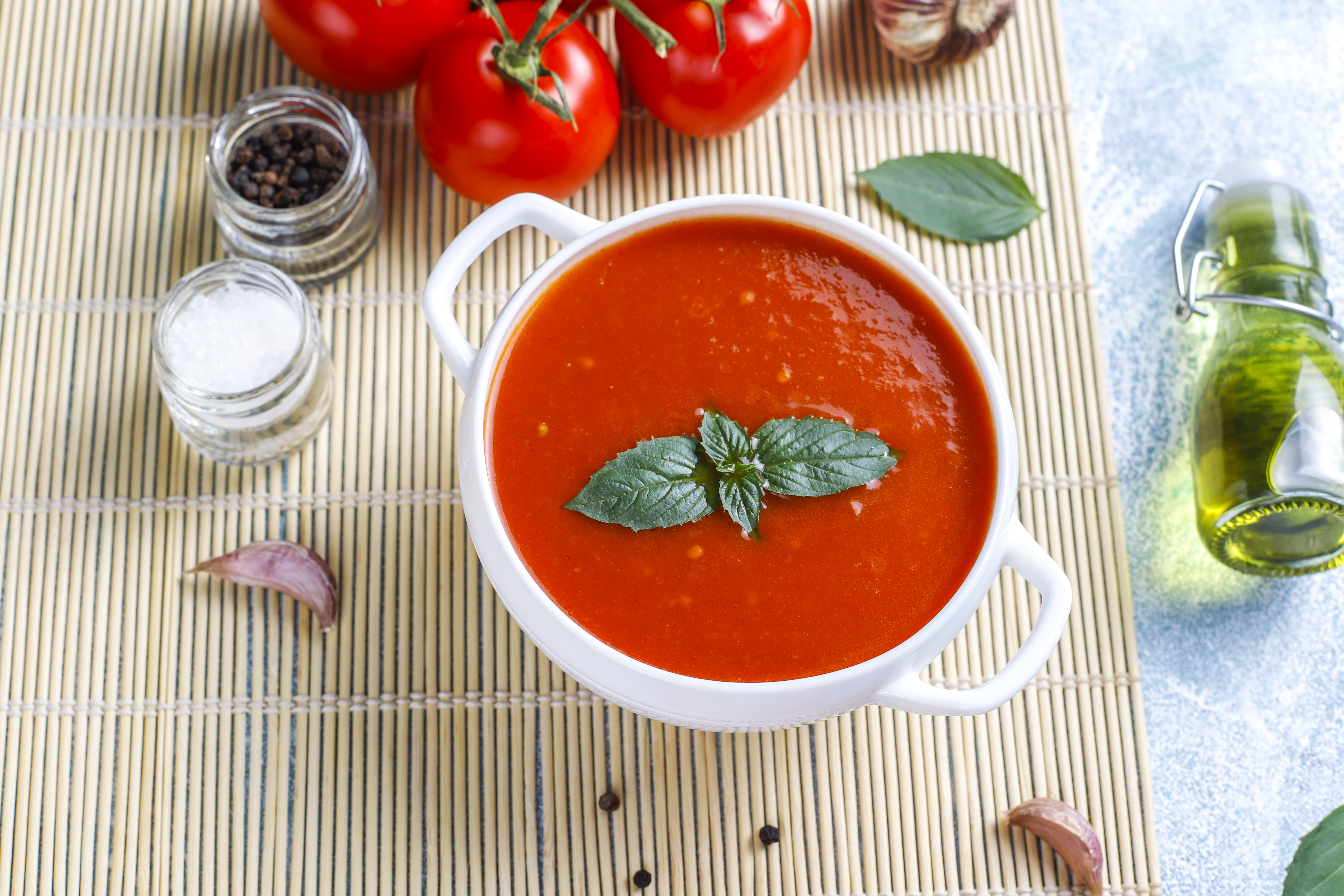 4399066-tomato-soup-with-basil-bowl