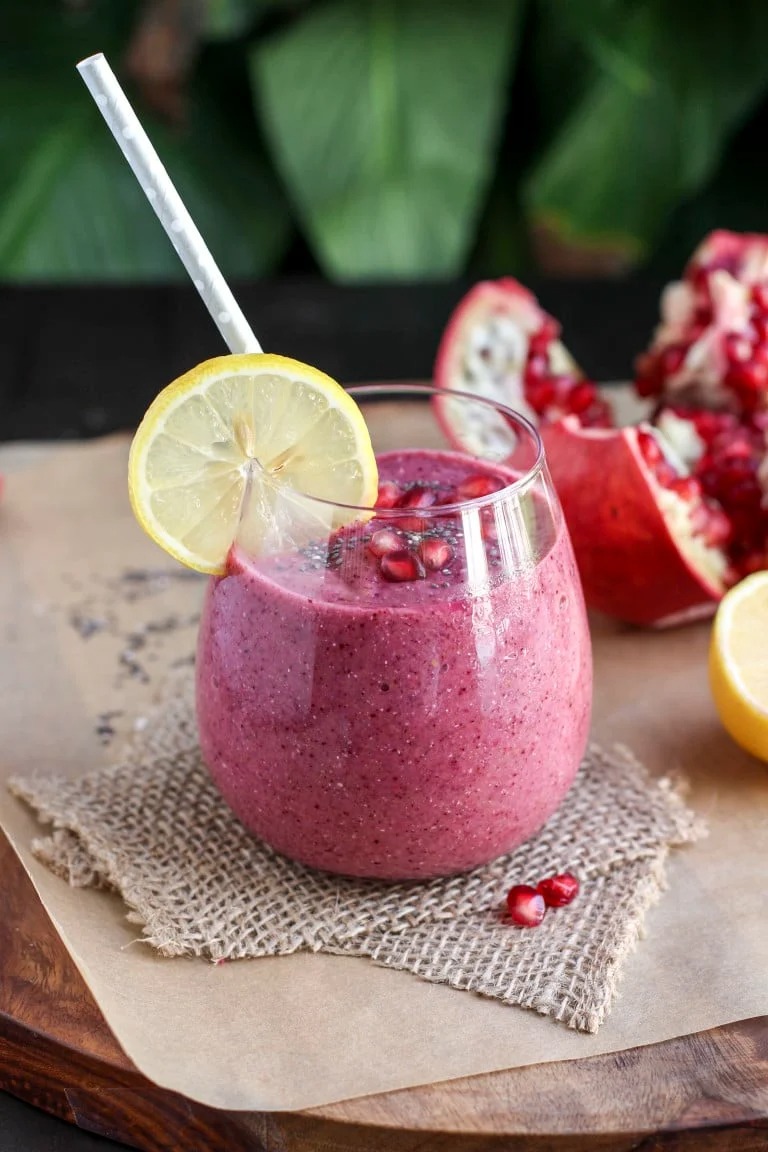 imageye___-_imgi_1_Immune-system-boosting-pomengranate-lemon-smoothie-768x1152