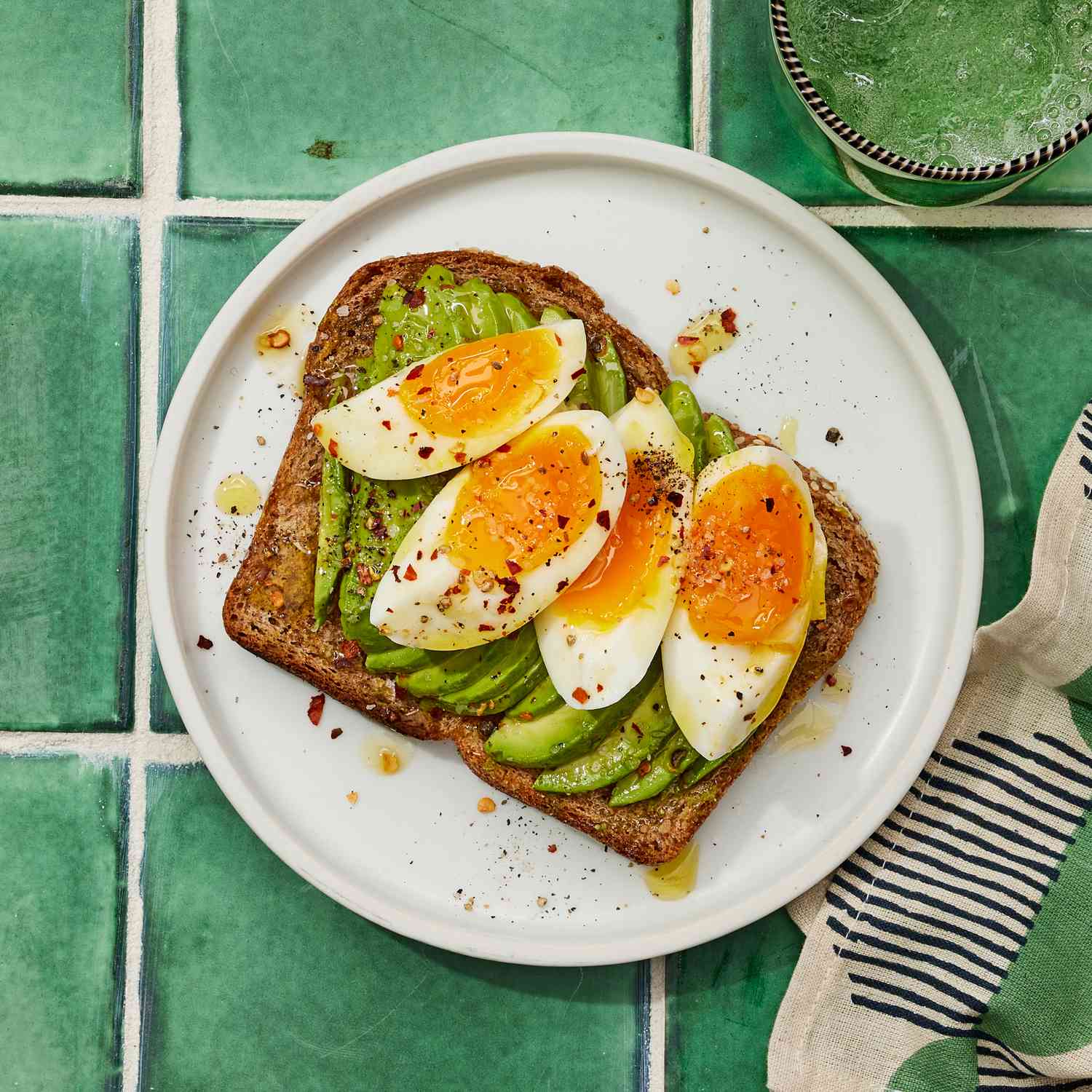 EWL-Jammy-Eggs-Avocado-Toast-step--055-6ec9d4014b5443c3af37af130a49ac6b
