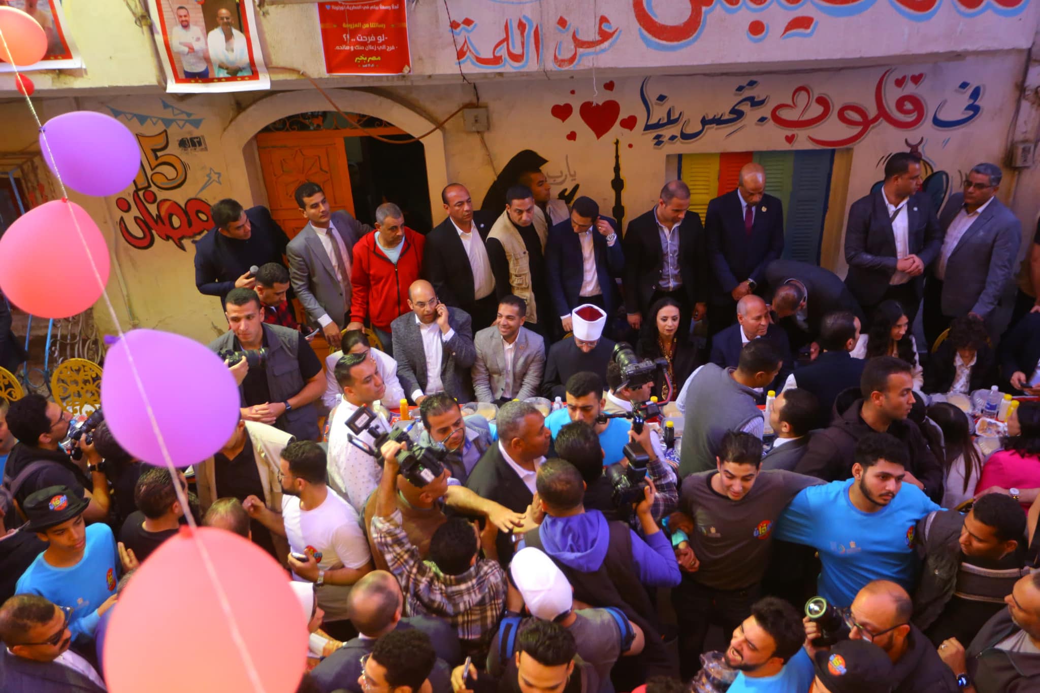 Social solidarity minister joins Egypt’s largest street iftar in Matariya 5