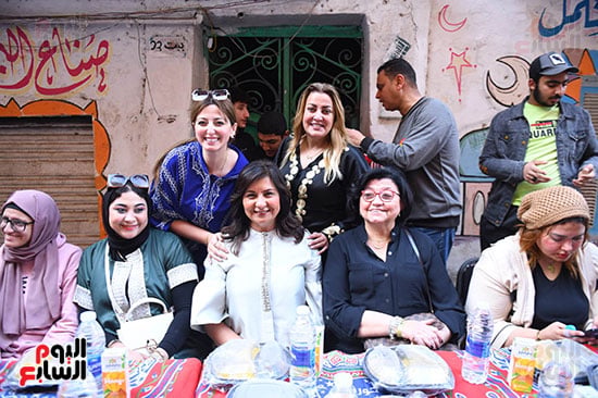 Thousands gather for grand annual Ramadan iftar in Matariya 8