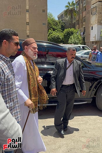 63732-الشيخ-على-جمعة-يصل-لجنته-الانتخابية-بمدرسة-النهضة-بأكتوبر
