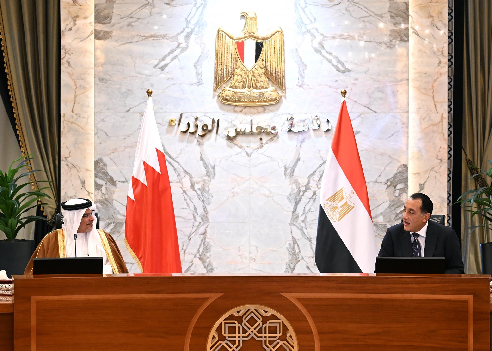 Egyptian PM and Bahraini CP hold expanded talks with officials and business community from both countries