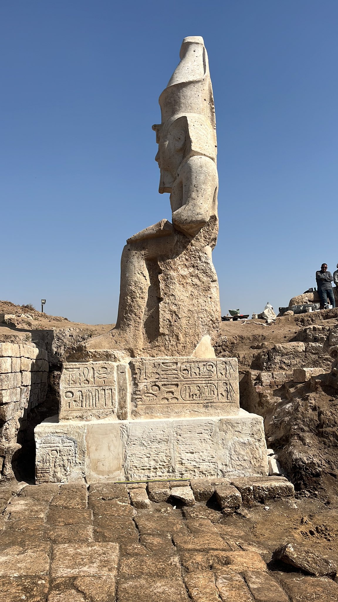 Ramses 2 statue