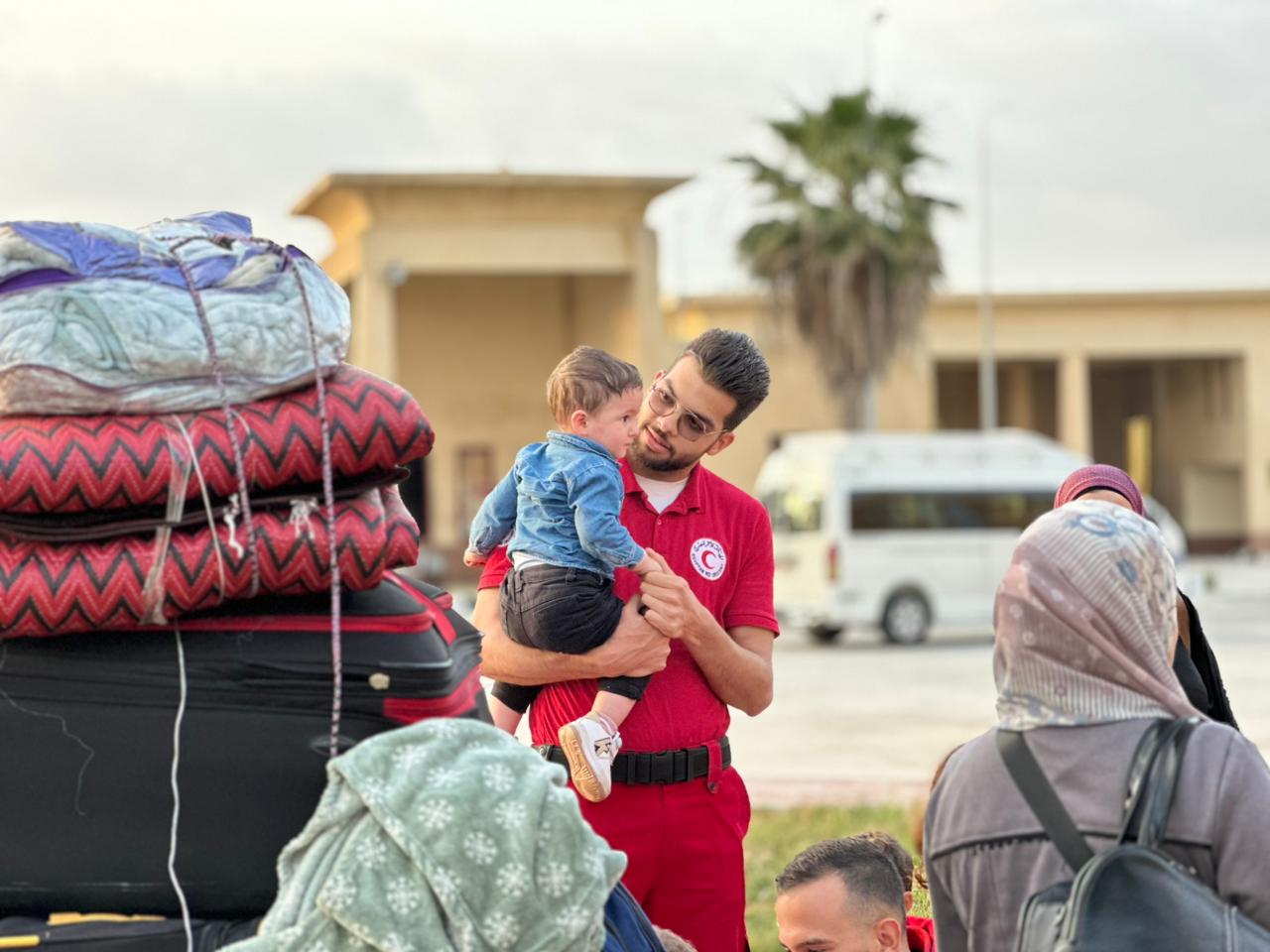 ERC receives 36th group of Palestinian patients from Gaza and sends 5,590 tons of aid 1