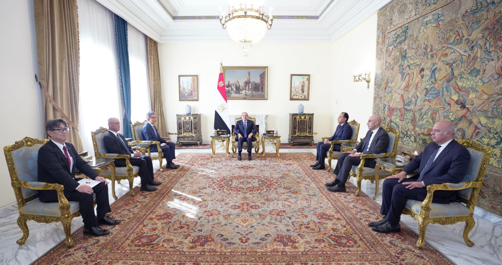 President El Sisi welcomes President of Heroshima University in the presence of officials