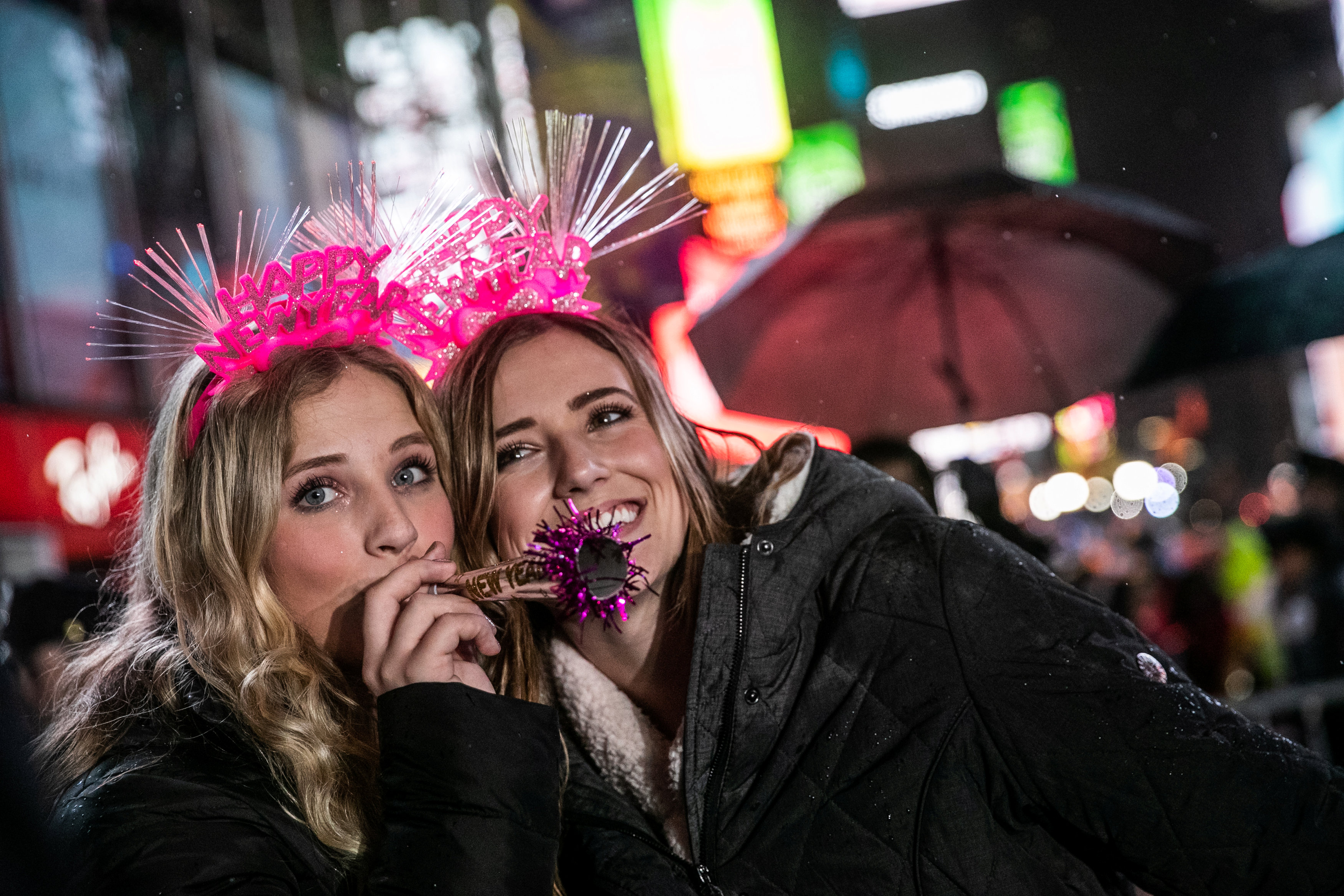 2019-01-01T060226Z_1147855762_RC13669120D0_RTRMADP_3_NEW-YEAR-USA-NEW-YORK
