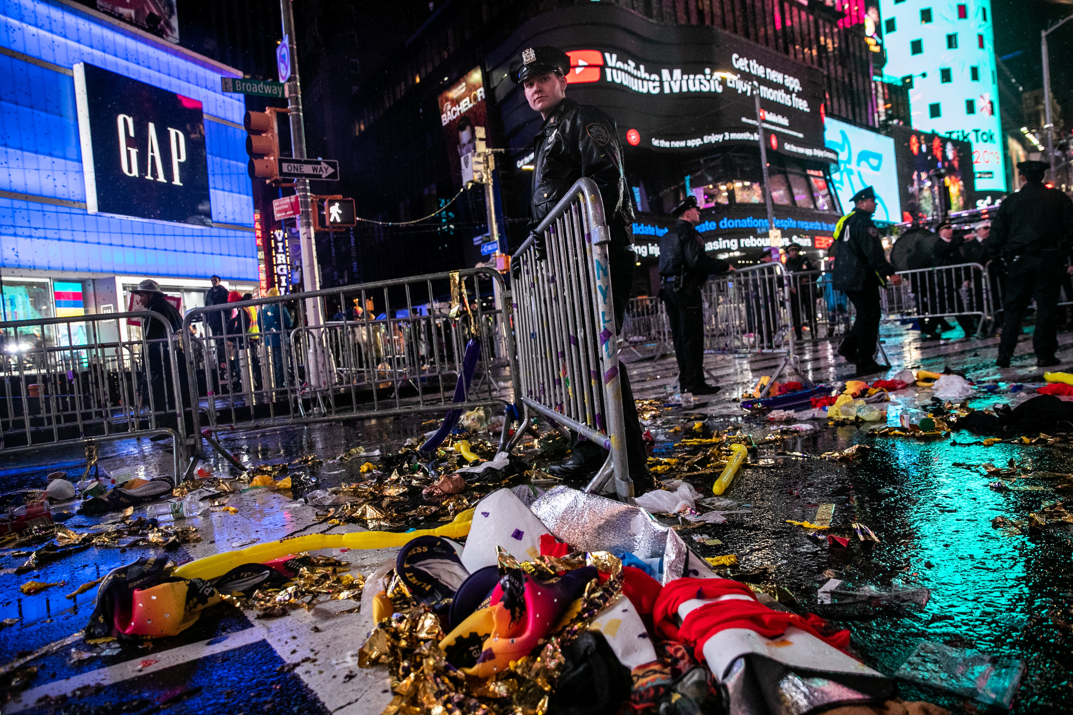 2019-01-01T060654Z_367067320_RC12C4AB2440_RTRMADP_3_NEW-YEAR-USA-NEW-YORK