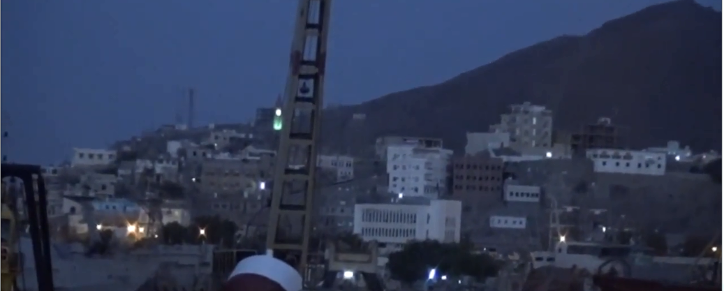 الموقع الذى اطلق منه الحوثى قذائفه ليقتل الأسر الفارة من بطشه