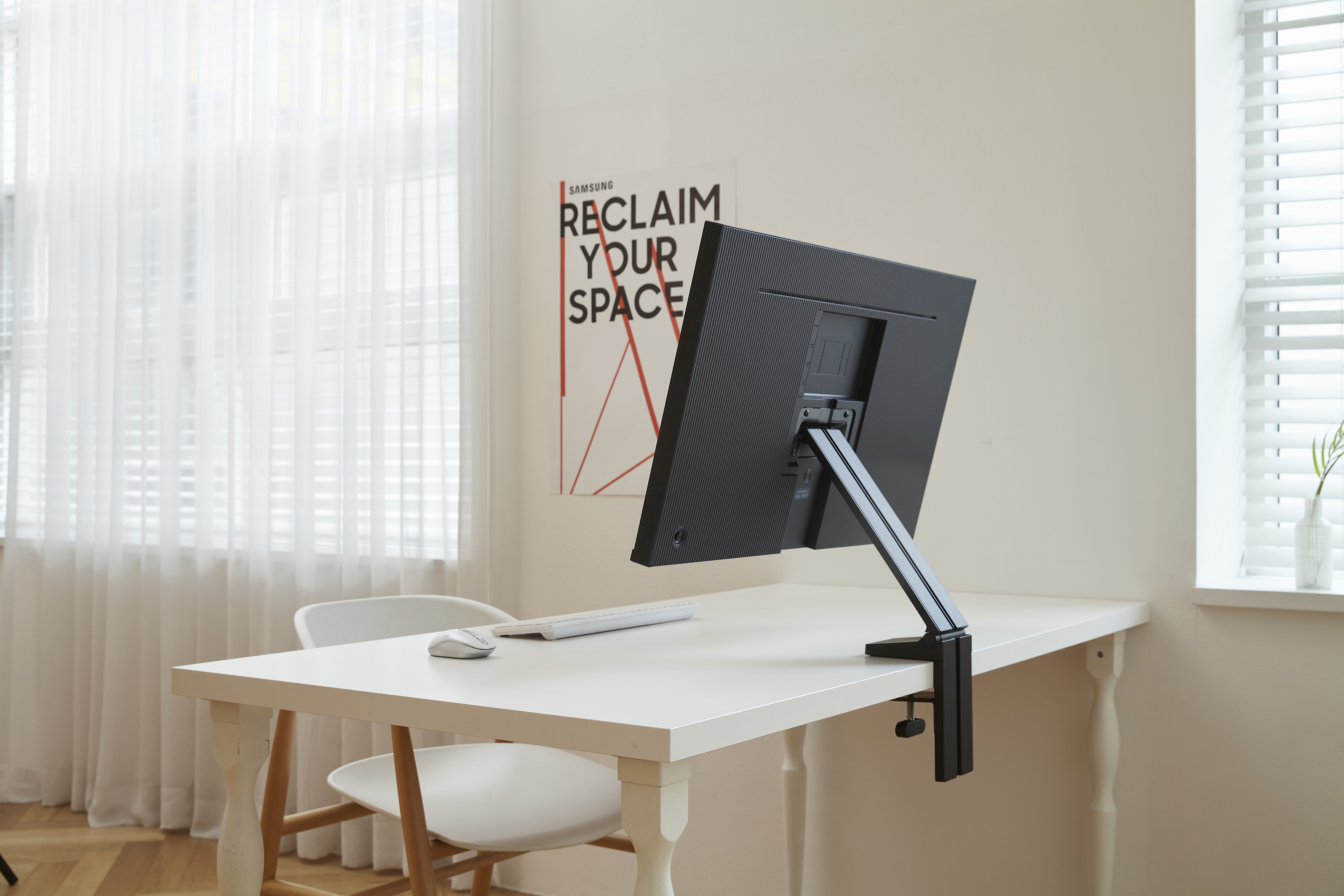 Samsung Space Monitor (4)