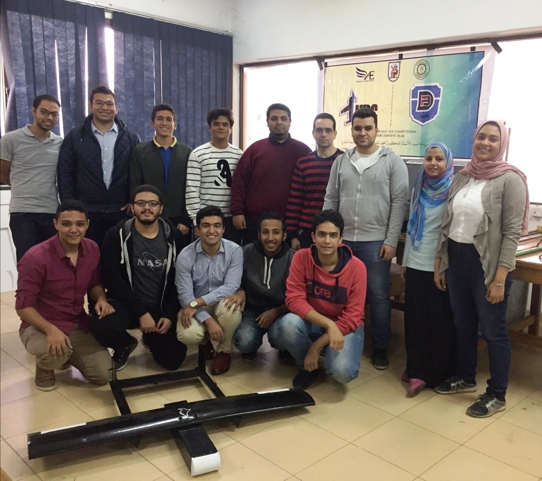 264326-طلاب-هندسة-القاهرة-فريق-قسم-الطيران-والفضاء--(1)