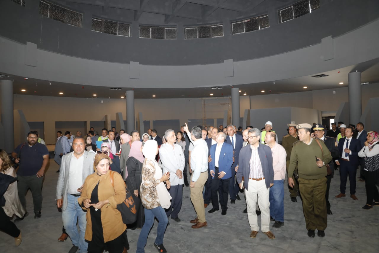 105039-خلال-جولة-وزير-الآثار-(1)