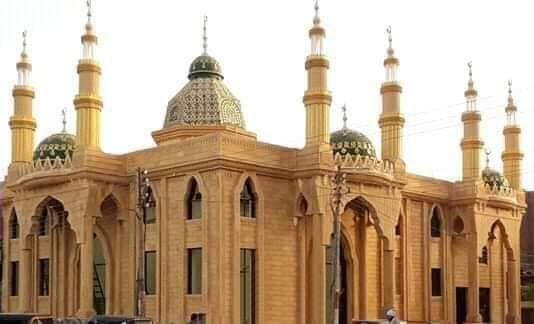 21137-الدين-لله-والوطن-للجميع..-قساوسة-وأقباط-يشاركون-المسلمين-في-افتتاح-المسجد-الكبير-بديروط-في-أسيوط--(8)