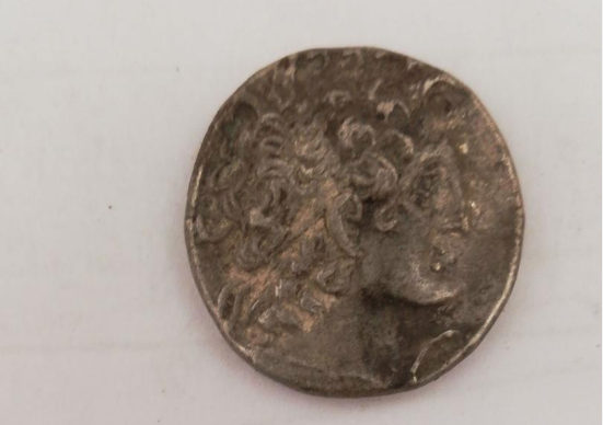 FILE_-_One_of_the_discovered_coins