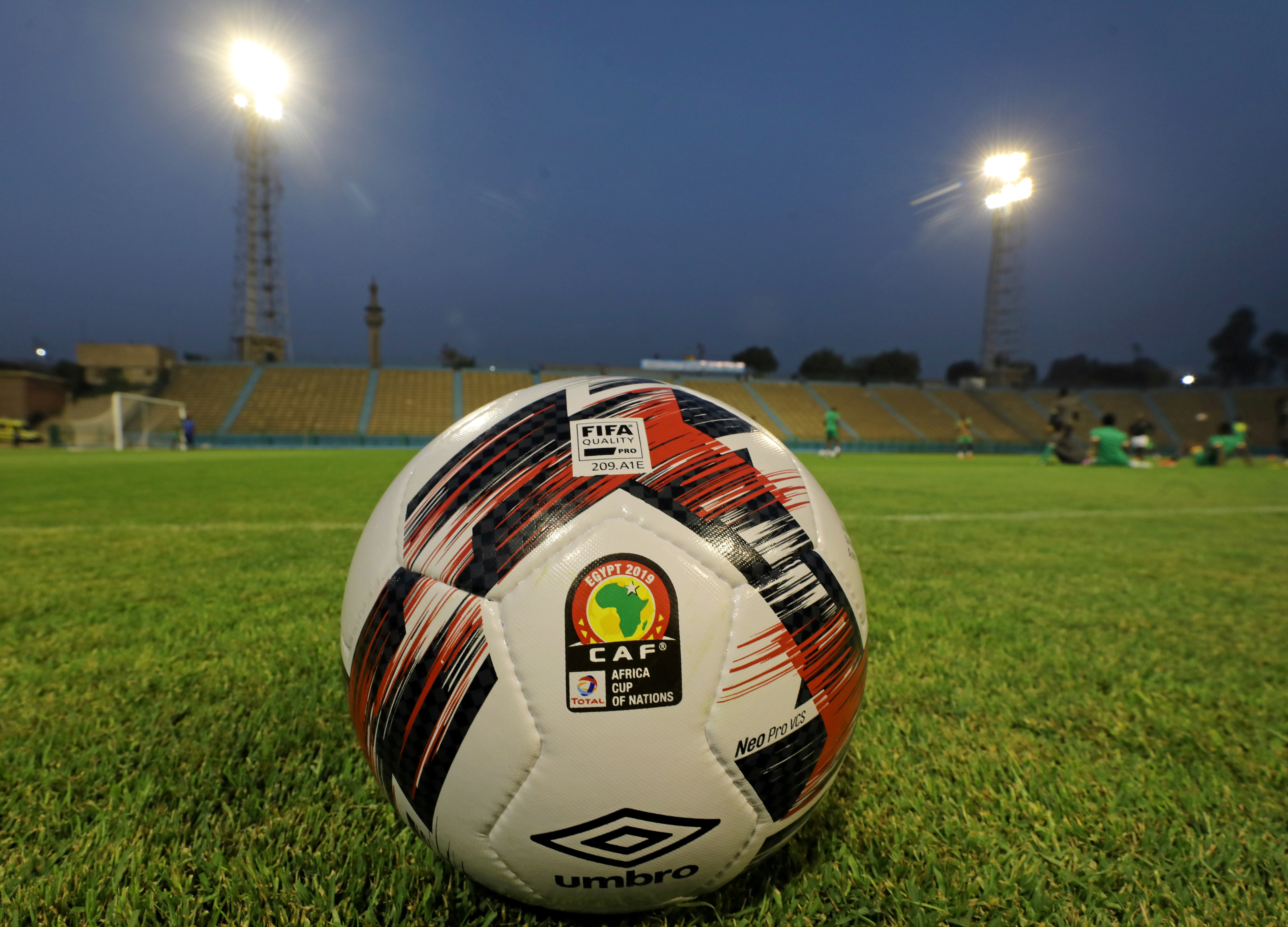 2019-06-19T205425Z_1513101573_RC1820E35C50_RTRMADP_3_SOCCER-NATIONS-EGY-ZWE-PREVIEW