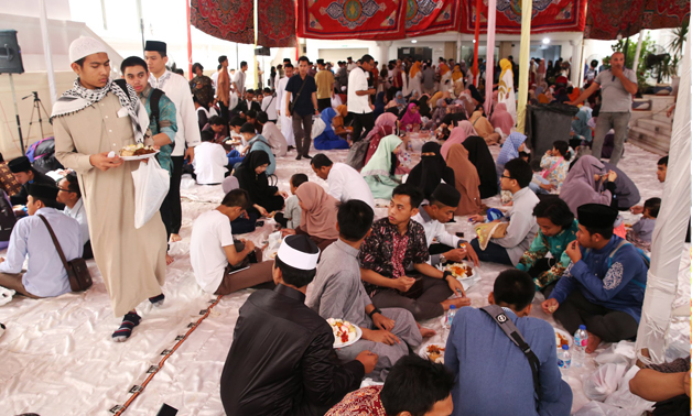 Indonesian people celebrate Eid al-Fitr at the embassy in Cairo - Press photo