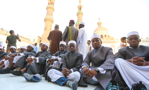 African students of al-Azhar waiting for Eid al-Adha prayer at Al-Azhar Mosque in Old Cairo on August 11, 2019- Egypt Today- Karim Abdel-Aziz.