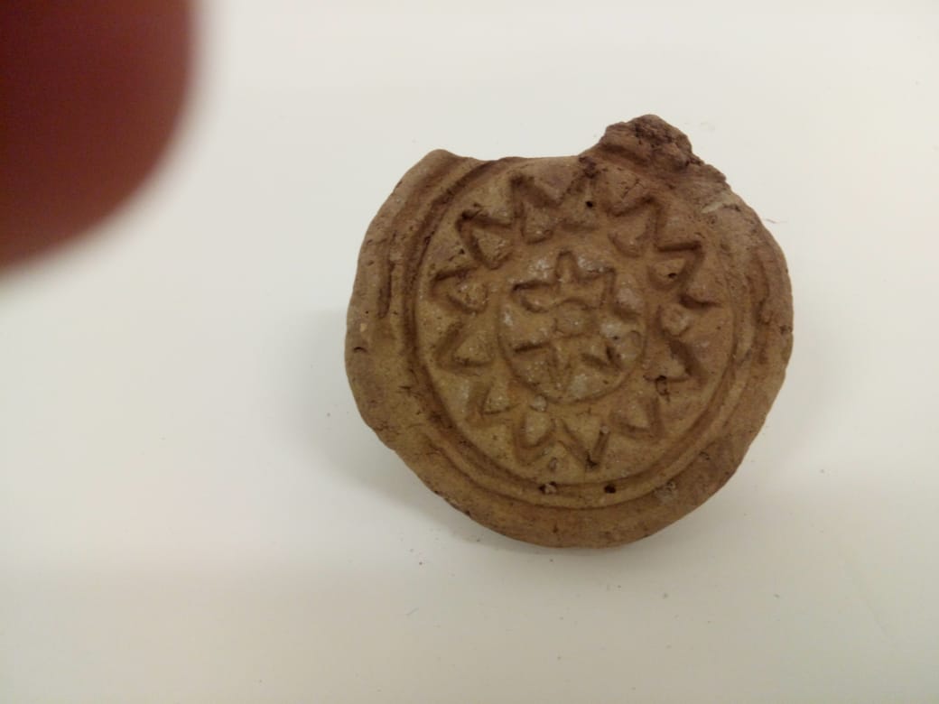 36799-قطع-مهداه-من-الجامعه-الامريكية