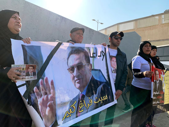 57874-صورة-حسنى-مبارك